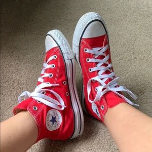 1 HOUR SALE red high top converse